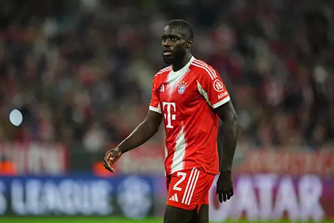 أوباميكانو: تجديد عقدي مع بايرن ميونخ لا يتعلق بالمال